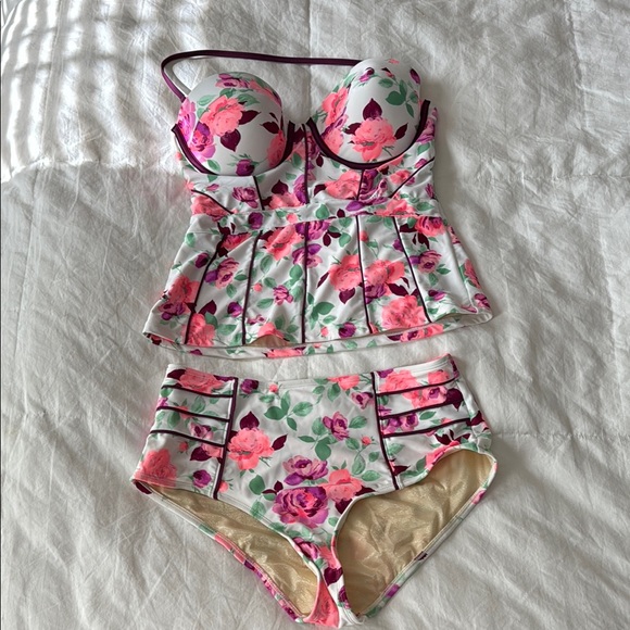 Betsy Johnson Prisoner of Love High Waste Two Piece Underwire Tankini - Picture 2 of 9